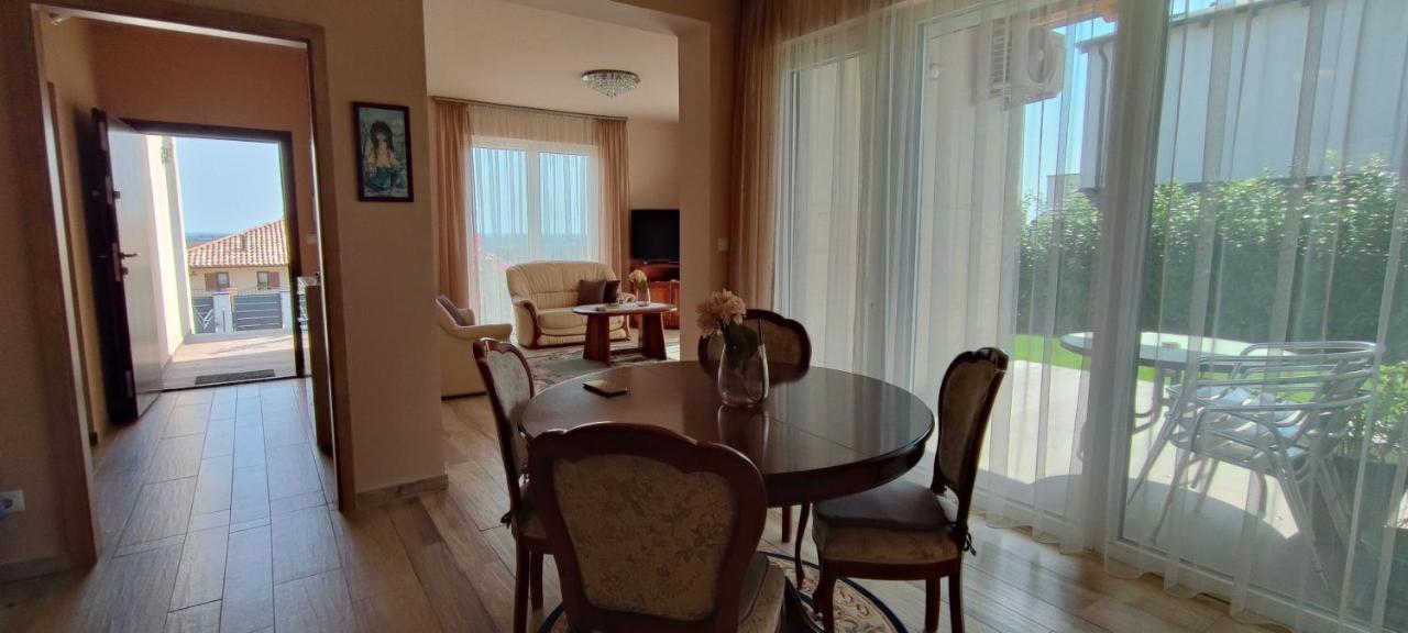 דירות דיוסד White Column House מראה חיצוני תמונה