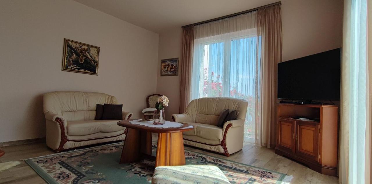 דירות דיוסד White Column House מראה חיצוני תמונה