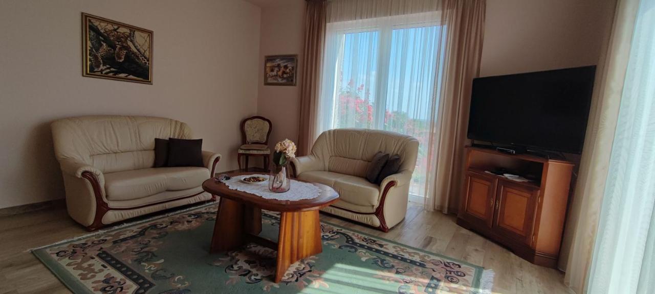 דירות דיוסד White Column House מראה חיצוני תמונה